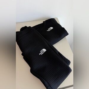 The North Face Black Waffle Thermal set